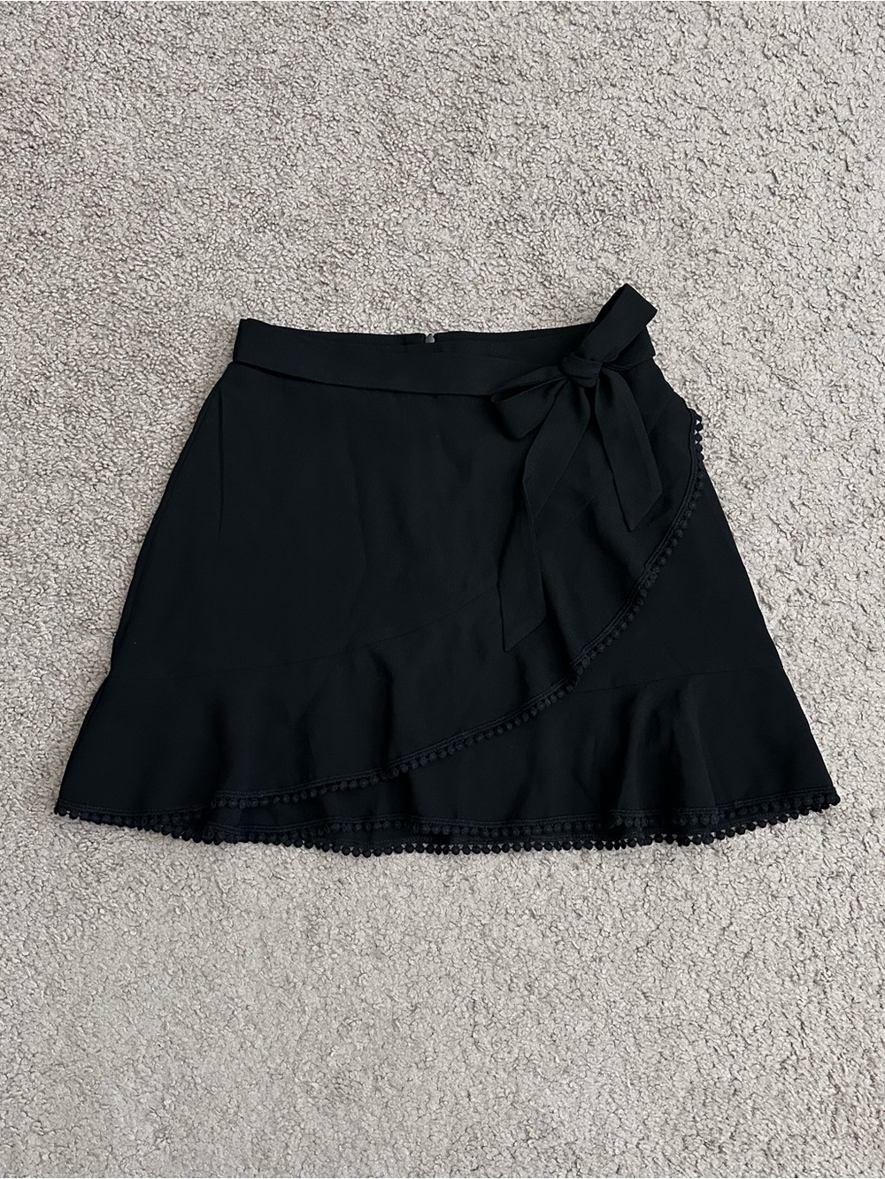 Cupcakes & Cashmere Black Faux Wrap Tie-Waist Skirt Womens 4